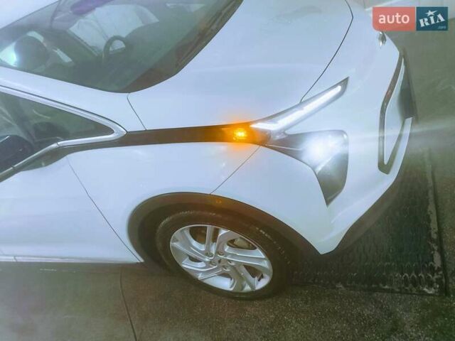 Белый Шевроле Bolt EV, объемом двигателя 0 л и пробегом 82 тыс. км за 17500 $, фото 6 на Automoto.ua