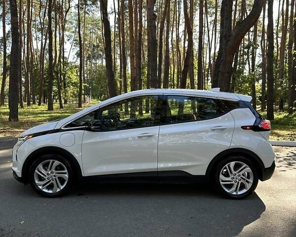 Білий Шевроле Bolt EV, об'ємом двигуна 0 л та пробігом 41 тис. км за 18600 $, фото 5 на Automoto.ua