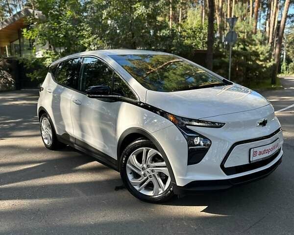 Білий Шевроле Bolt EV, об'ємом двигуна 0 л та пробігом 41 тис. км за 18600 $, фото 3 на Automoto.ua