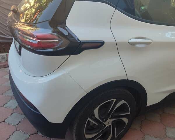 Белый Шевроле Bolt EV, объемом двигателя 0 л и пробегом 28 тыс. км за 17800 $, фото 7 на Automoto.ua