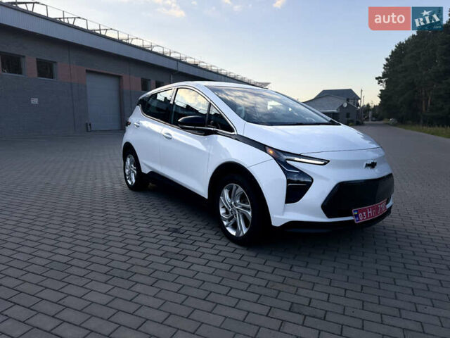 Белый Шевроле Bolt EV, объемом двигателя 0 л и пробегом 59 тыс. км за 17000 $, фото 3 на Automoto.ua