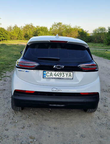 Белый Шевроле Bolt EV, объемом двигателя 0 л и пробегом 10 тыс. км за 17400 $, фото 5 на Automoto.ua