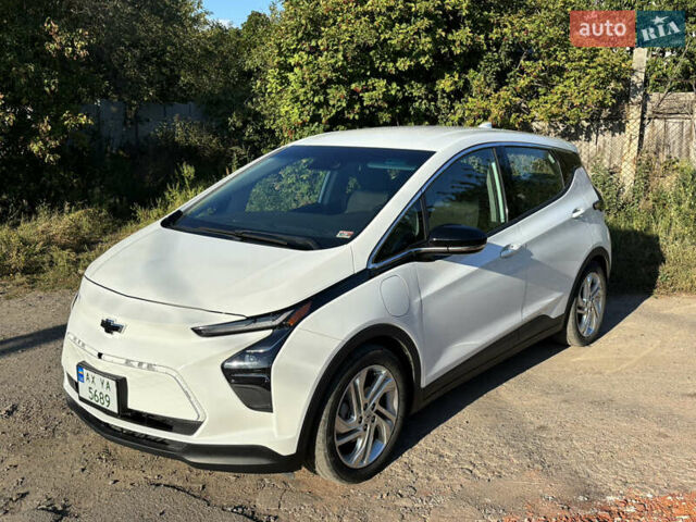 Белый Шевроле Bolt EV, объемом двигателя 0 л и пробегом 28 тыс. км за 18400 $, фото 3 на Automoto.ua