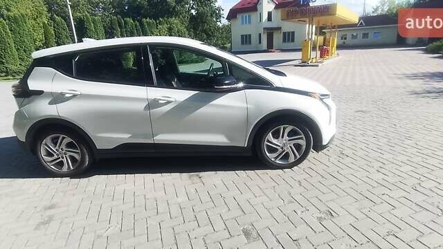 Белый Шевроле Bolt EV, объемом двигателя 0 л и пробегом 40 тыс. км за 17000 $, фото 4 на Automoto.ua
