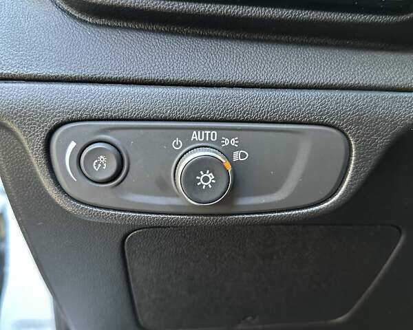 Білий Шевроле Bolt EV, об'ємом двигуна 0 л та пробігом 41 тис. км за 18600 $, фото 14 на Automoto.ua