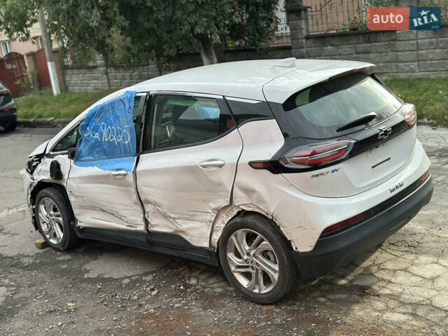 Белый Шевроле Bolt EV, объемом двигателя 0 л и пробегом 78 тыс. км за 10300 $, фото 5 на Automoto.ua