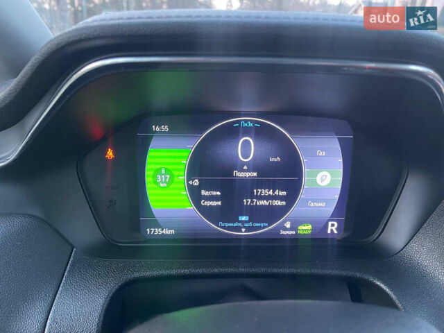 Белый Шевроле Bolt EV, объемом двигателя 0 л и пробегом 30 тыс. км за 18300 $, фото 15 на Automoto.ua