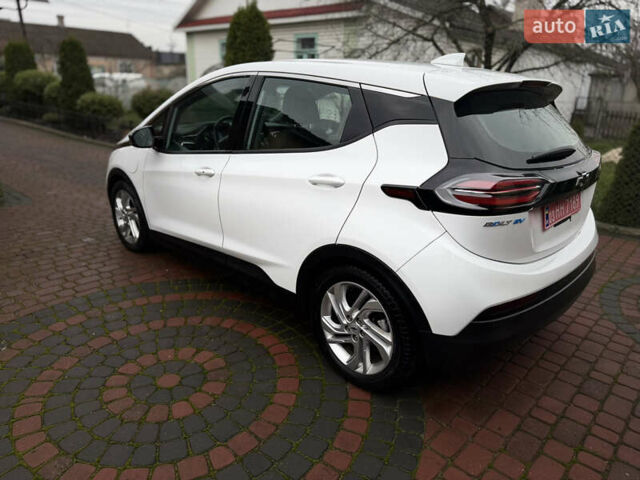 Белый Шевроле Bolt EV, объемом двигателя 0 л и пробегом 63 тыс. км за 16500 $, фото 4 на Automoto.ua