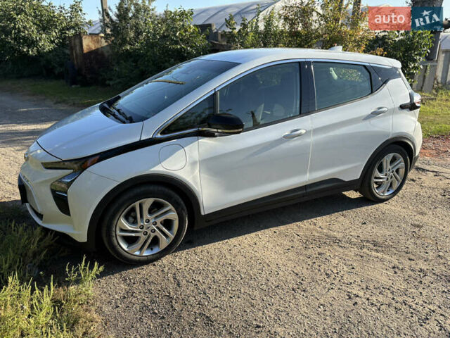 Белый Шевроле Bolt EV, объемом двигателя 0 л и пробегом 28 тыс. км за 18400 $, фото 4 на Automoto.ua