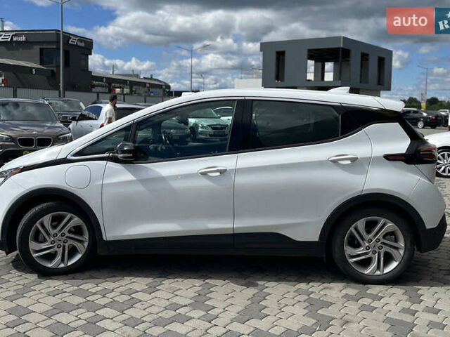 Белый Шевроле Bolt EV, объемом двигателя 0 л и пробегом 34 тыс. км за 18999 $, фото 3 на Automoto.ua