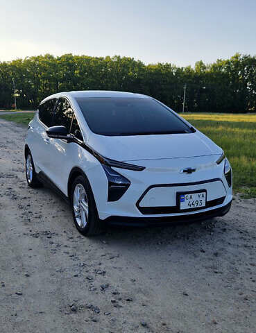 Белый Шевроле Bolt EV, объемом двигателя 0 л и пробегом 10 тыс. км за 17400 $, фото 4 на Automoto.ua