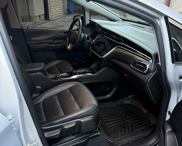 Белый Шевроле Bolt EV, объемом двигателя 0 л и пробегом 85 тыс. км за 17300 $, фото 27 на Automoto.ua