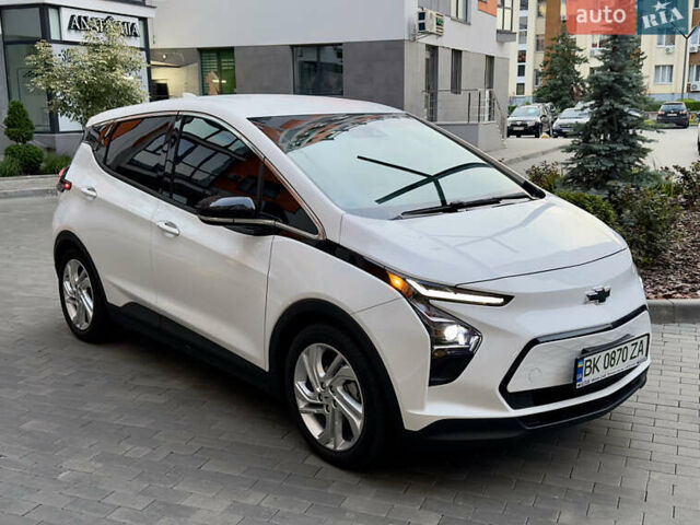 Белый Шевроле Bolt EV, объемом двигателя 0 л и пробегом 24 тыс. км за 18800 $, фото 3 на Automoto.ua