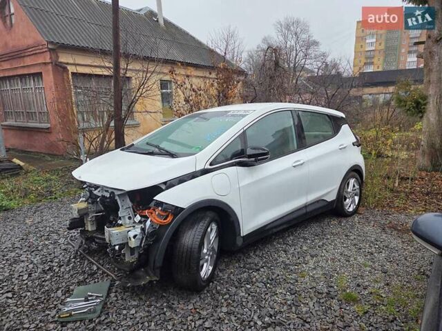Белый Шевроле Bolt EV, объемом двигателя 0 л и пробегом 84 тыс. км за 10000 $, фото 1 на Automoto.ua