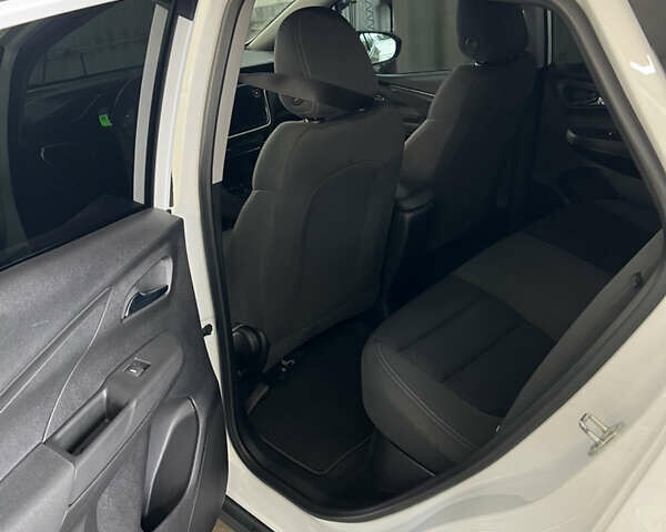 Белый Шевроле Bolt EV, объемом двигателя 0 л и пробегом 29 тыс. км за 17500 $, фото 9 на Automoto.ua
