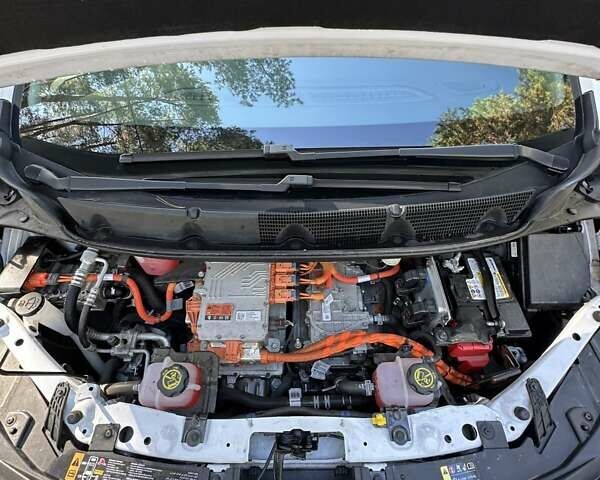 Білий Шевроле Bolt EV, об'ємом двигуна 0 л та пробігом 41 тис. км за 18600 $, фото 29 на Automoto.ua