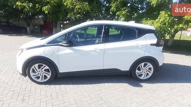 Белый Шевроле Bolt EV, объемом двигателя 0 л и пробегом 40 тыс. км за 17000 $, фото 1 на Automoto.ua