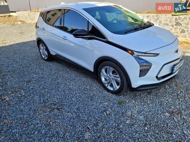 Белый Шевроле Bolt EV, объемом двигателя 0 л и пробегом 48 тыс. км за 20850 $, фото 8 на Automoto.ua