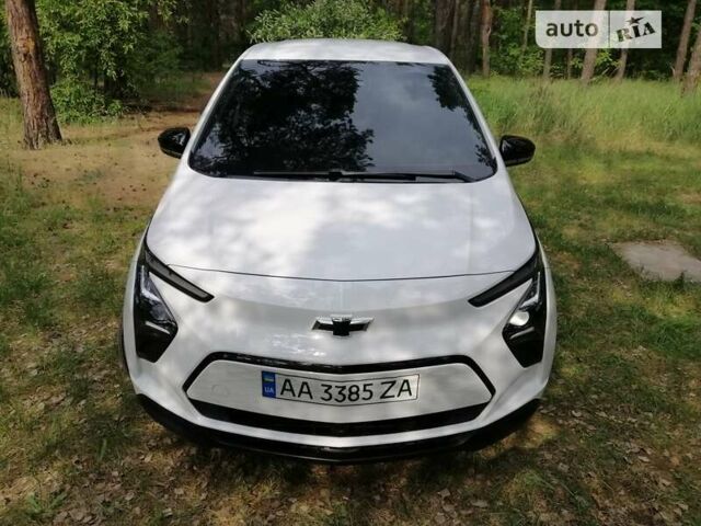 Белый Шевроле Bolt EV, объемом двигателя 0 л и пробегом 47 тыс. км за 24900 $, фото 4 на Automoto.ua