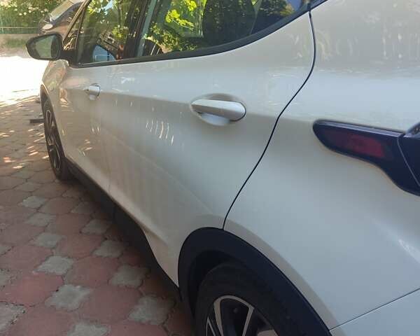 Белый Шевроле Bolt EV, объемом двигателя 0 л и пробегом 28 тыс. км за 17800 $, фото 5 на Automoto.ua