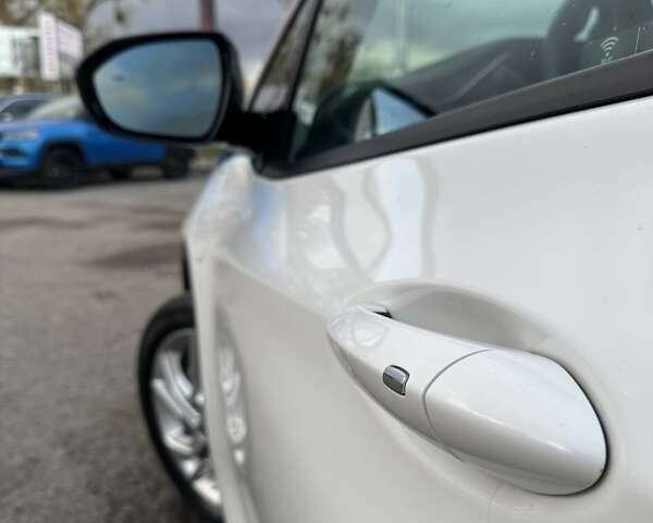 Белый Шевроле Bolt EV, объемом двигателя 0 л и пробегом 41 тыс. км за 16999 $, фото 6 на Automoto.ua