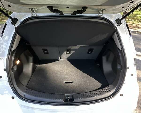 Білий Шевроле Bolt EV, об'ємом двигуна 0 л та пробігом 41 тис. км за 18600 $, фото 13 на Automoto.ua