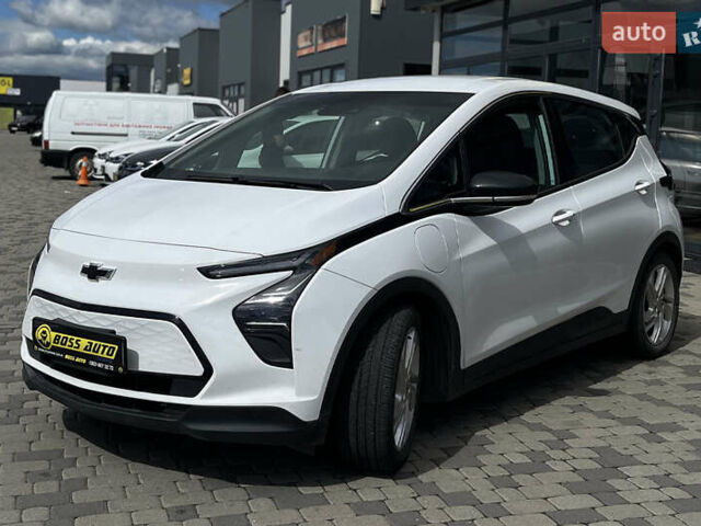 Белый Шевроле Bolt EV, объемом двигателя 0 л и пробегом 34 тыс. км за 18999 $, фото 2 на Automoto.ua