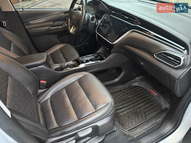 Белый Шевроле Bolt EV, объемом двигателя 0 л и пробегом 85 тыс. км за 17300 $, фото 26 на Automoto.ua