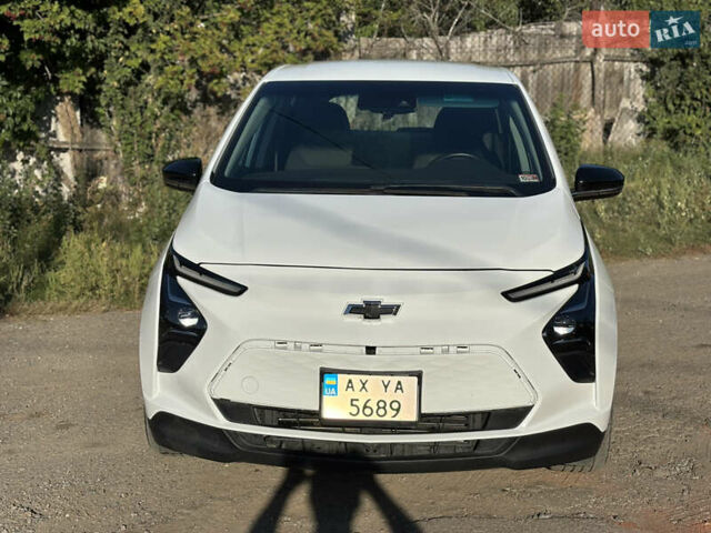 Белый Шевроле Bolt EV, объемом двигателя 0 л и пробегом 28 тыс. км за 18400 $, фото 9 на Automoto.ua