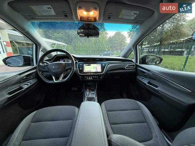 Белый Шевроле Bolt EV, объемом двигателя 0 л и пробегом 36 тыс. км за 20000 $, фото 5 на Automoto.ua