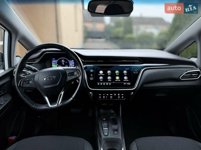 Белый Шевроле Bolt EV, объемом двигателя 0 л и пробегом 63 тыс. км за 16500 $, фото 18 на Automoto.ua