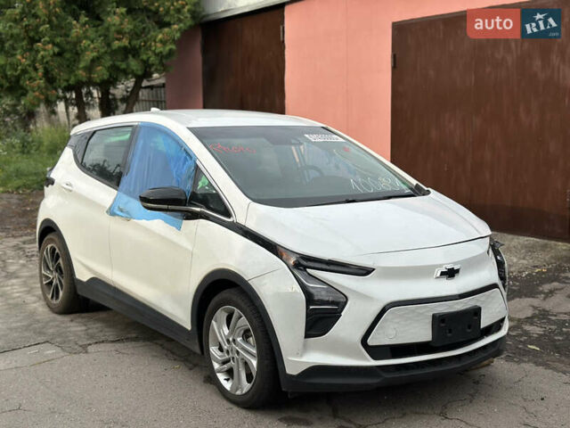 Белый Шевроле Bolt EV, объемом двигателя 0 л и пробегом 78 тыс. км за 10300 $, фото 1 на Automoto.ua
