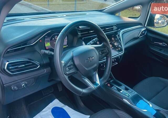 Белый Шевроле Bolt EV, объемом двигателя 0 л и пробегом 36 тыс. км за 17300 $, фото 10 на Automoto.ua