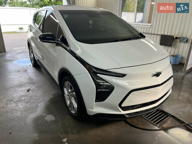 Белый Шевроле Bolt EV, объемом двигателя 0 л и пробегом 29 тыс. км за 17500 $, фото 1 на Automoto.ua