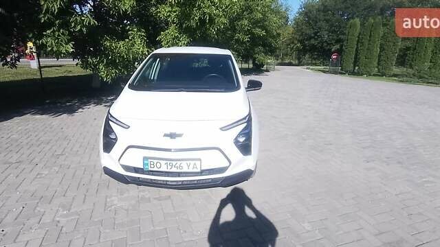 Белый Шевроле Bolt EV, объемом двигателя 0 л и пробегом 40 тыс. км за 17000 $, фото 2 на Automoto.ua