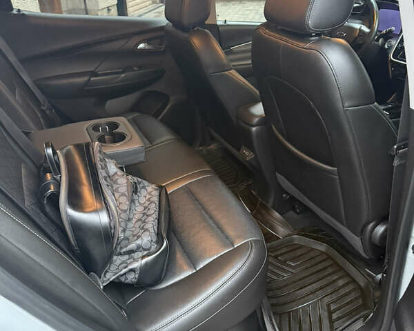 Белый Шевроле Bolt EV, объемом двигателя 0 л и пробегом 85 тыс. км за 17300 $, фото 28 на Automoto.ua