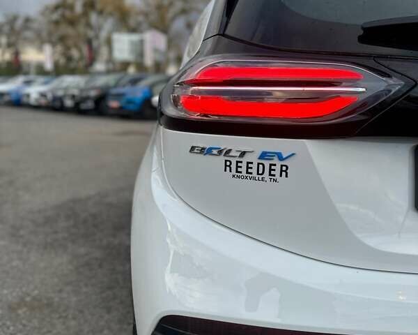Белый Шевроле Bolt EV, объемом двигателя 0 л и пробегом 41 тыс. км за 16999 $, фото 11 на Automoto.ua