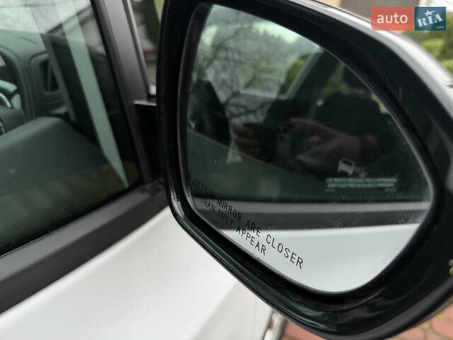 Белый Шевроле Bolt EV, объемом двигателя 0 л и пробегом 63 тыс. км за 16500 $, фото 12 на Automoto.ua