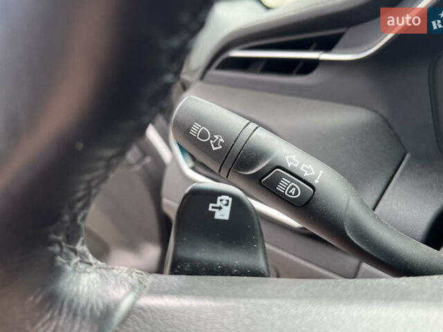 Белый Шевроле Bolt EV, объемом двигателя 0 л и пробегом 34 тыс. км за 18999 $, фото 21 на Automoto.ua