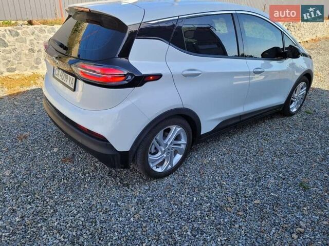 Белый Шевроле Bolt EV, объемом двигателя 0 л и пробегом 48 тыс. км за 20850 $, фото 6 на Automoto.ua