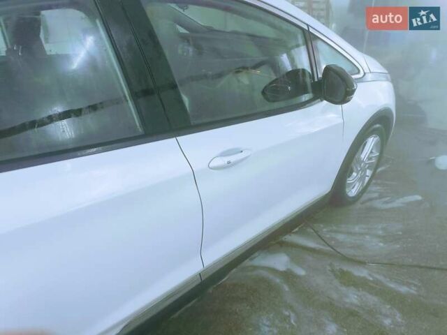 Белый Шевроле Bolt EV, объемом двигателя 0 л и пробегом 82 тыс. км за 17500 $, фото 19 на Automoto.ua