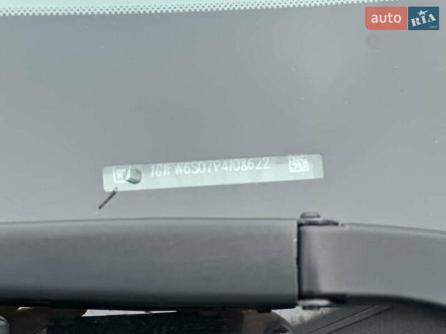 Белый Шевроле Bolt EV, объемом двигателя 0 л и пробегом 38 тыс. км за 18500 $, фото 45 на Automoto.ua