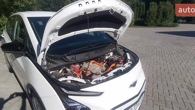 Белый Шевроле Bolt EV, объемом двигателя 0 л и пробегом 40 тыс. км за 17000 $, фото 11 на Automoto.ua