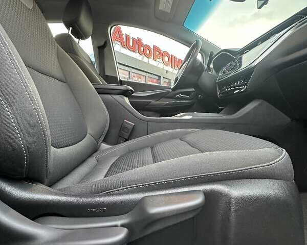 Белый Шевроле Bolt EV, объемом двигателя 0 л и пробегом 41 тыс. км за 16999 $, фото 28 на Automoto.ua