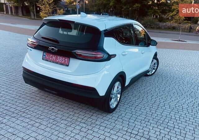 Белый Шевроле Bolt EV, объемом двигателя 0 л и пробегом 36 тыс. км за 17300 $, фото 6 на Automoto.ua
