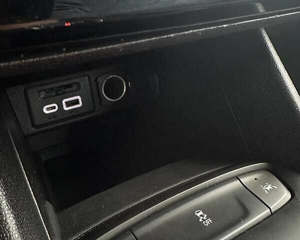 Белый Шевроле Bolt EV, объемом двигателя 0 л и пробегом 41 тыс. км за 16999 $, фото 40 на Automoto.ua