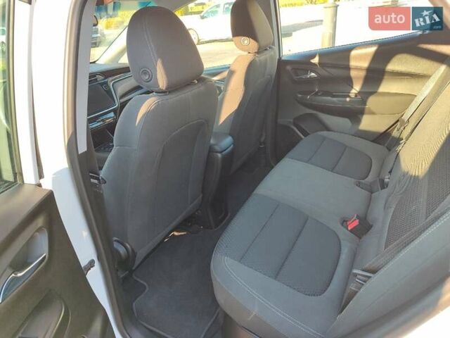 Белый Шевроле Bolt EV, объемом двигателя 0 л и пробегом 15 тыс. км за 18899 $, фото 21 на Automoto.ua