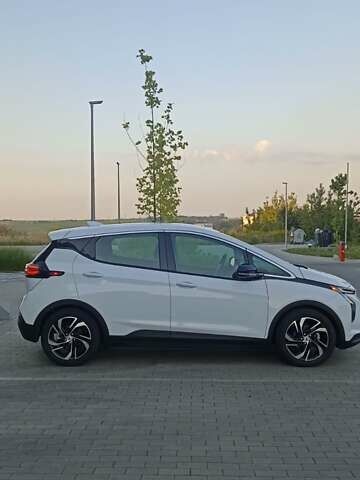 Белый Шевроле Bolt EV, объемом двигателя 0 л и пробегом 7 тыс. км за 22500 $, фото 5 на Automoto.ua