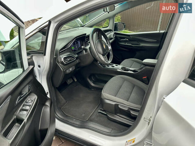 Белый Шевроле Bolt EV, объемом двигателя 0 л и пробегом 33 тыс. км за 17200 $, фото 13 на Automoto.ua