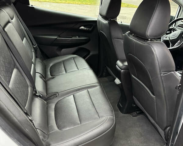 Белый Шевроле Bolt EV, объемом двигателя 0 л и пробегом 37 тыс. км за 18950 $, фото 18 на Automoto.ua